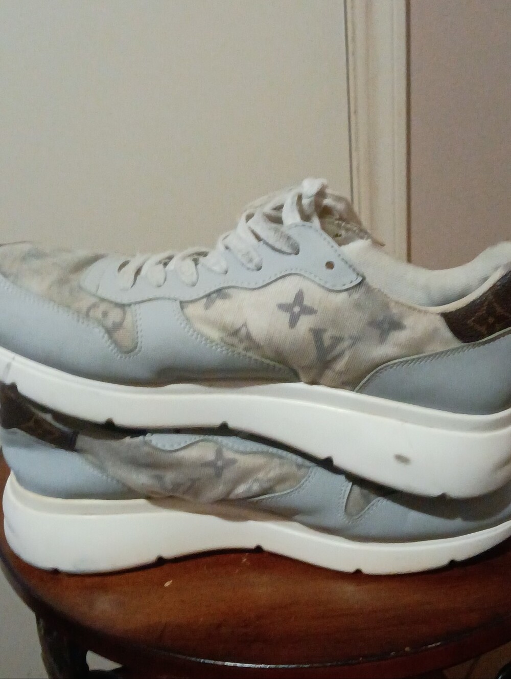 Size 11B US/41 Louis Vuitton Run Away Sneaker Tennis Shoes Blue White - Picture 13 of 15
